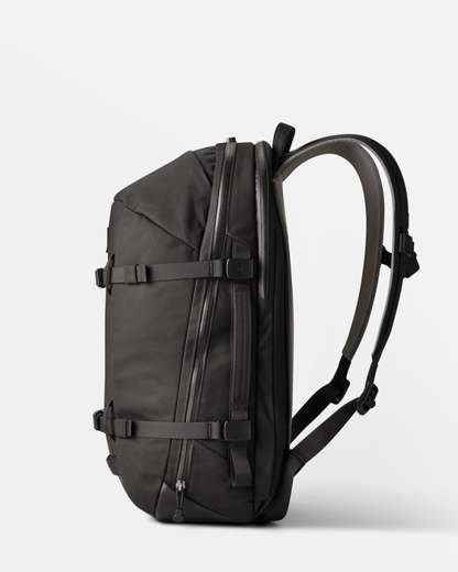 CROSSROADS BACKPACK 27L in BLACK
